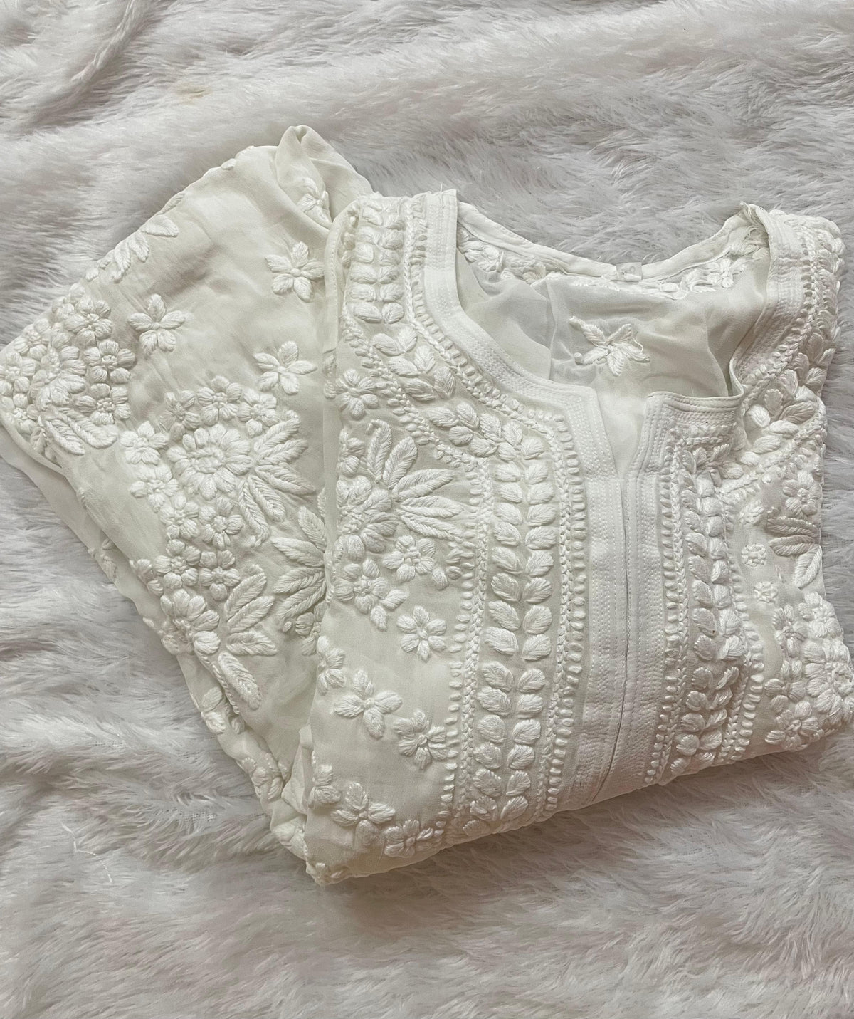 Niyara Viscose 3D Handembroidred luxe Chikankari Long Kurti