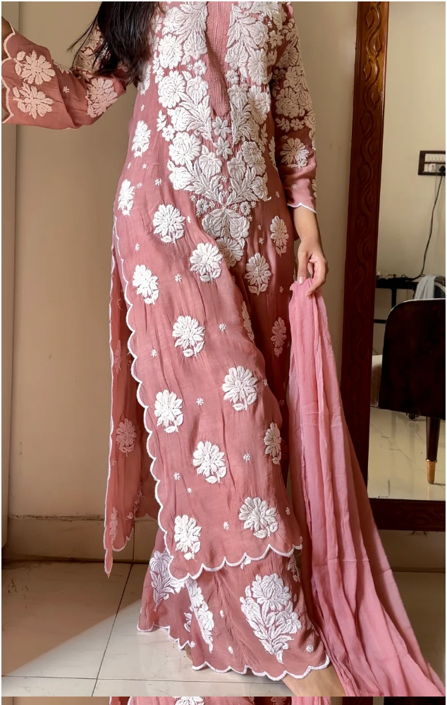 Best Seller 3D Handembroidred Chikankari Crepe Silk Scallop Cutwork Set