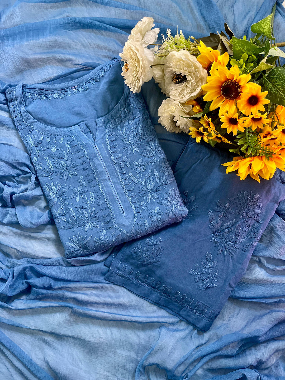 Bella Ombre Chikankari Full set