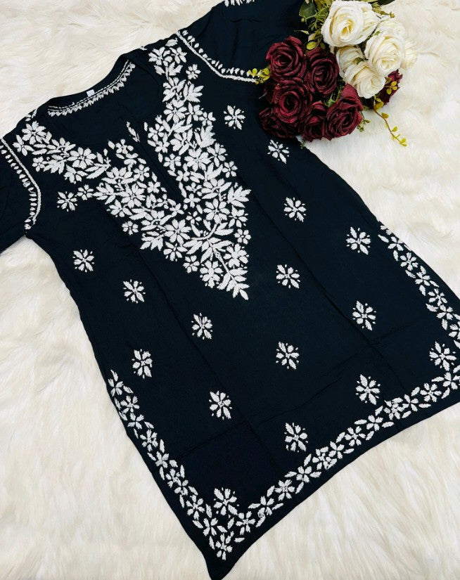 Chaaya Short Chikankari Kurta