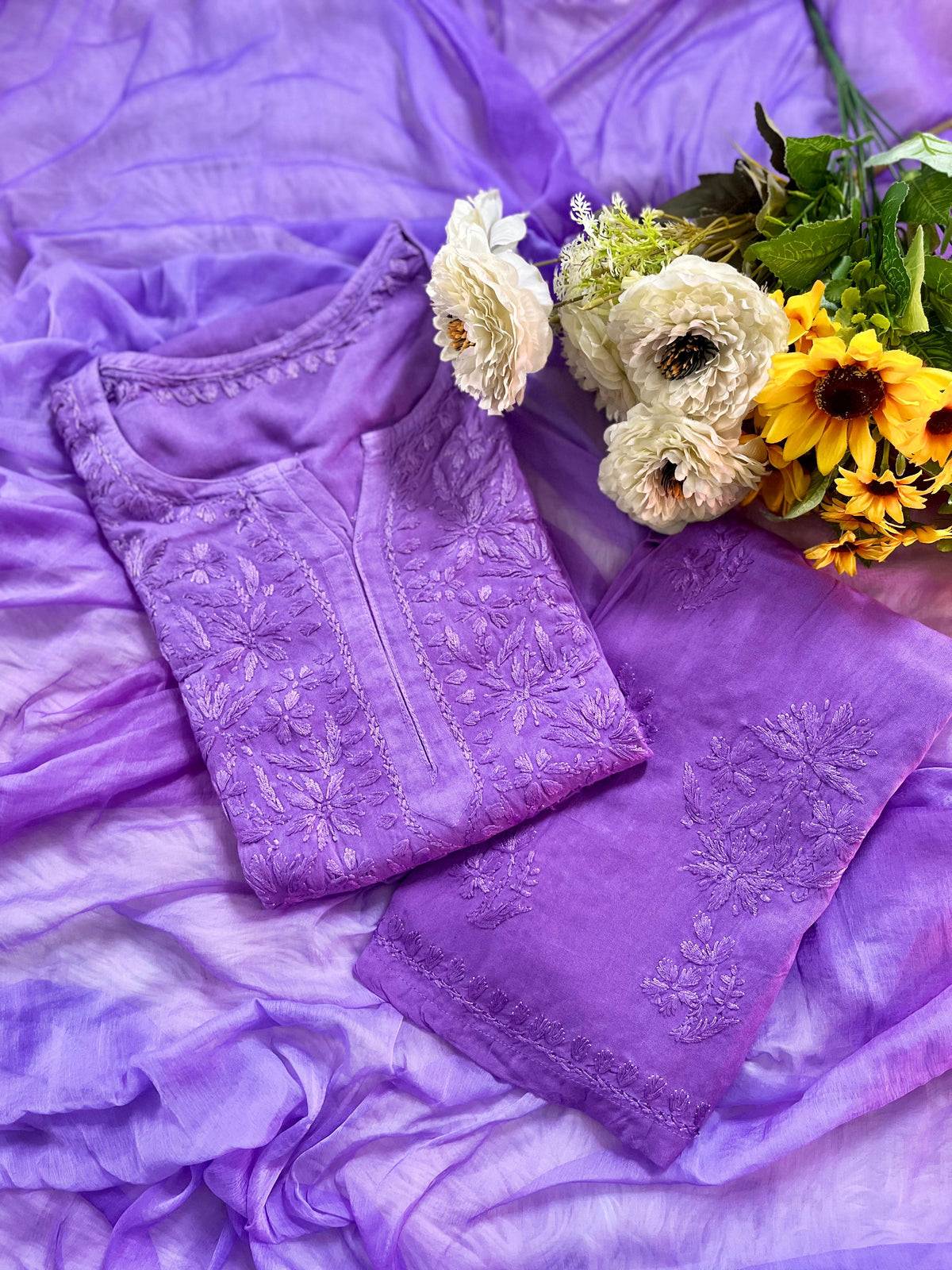 Bella Ombre Chikankari Full set